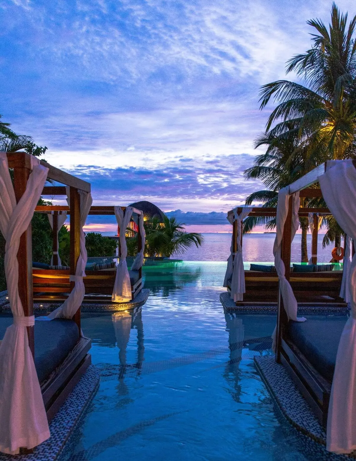 Luxury coastal resort with flood protection